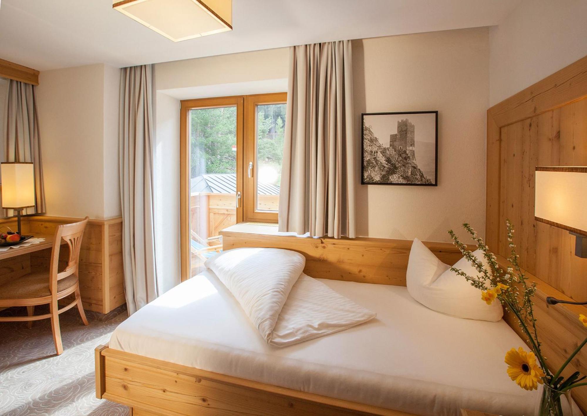 Huber Hotel Tramserhof Landeck Oda fotoğraf
